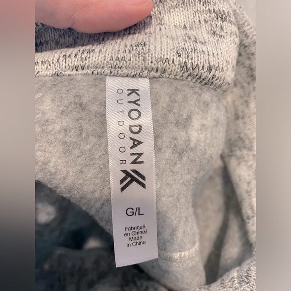 Kyodan outdoor pullover sweater. Size large - Picture 3 of 9